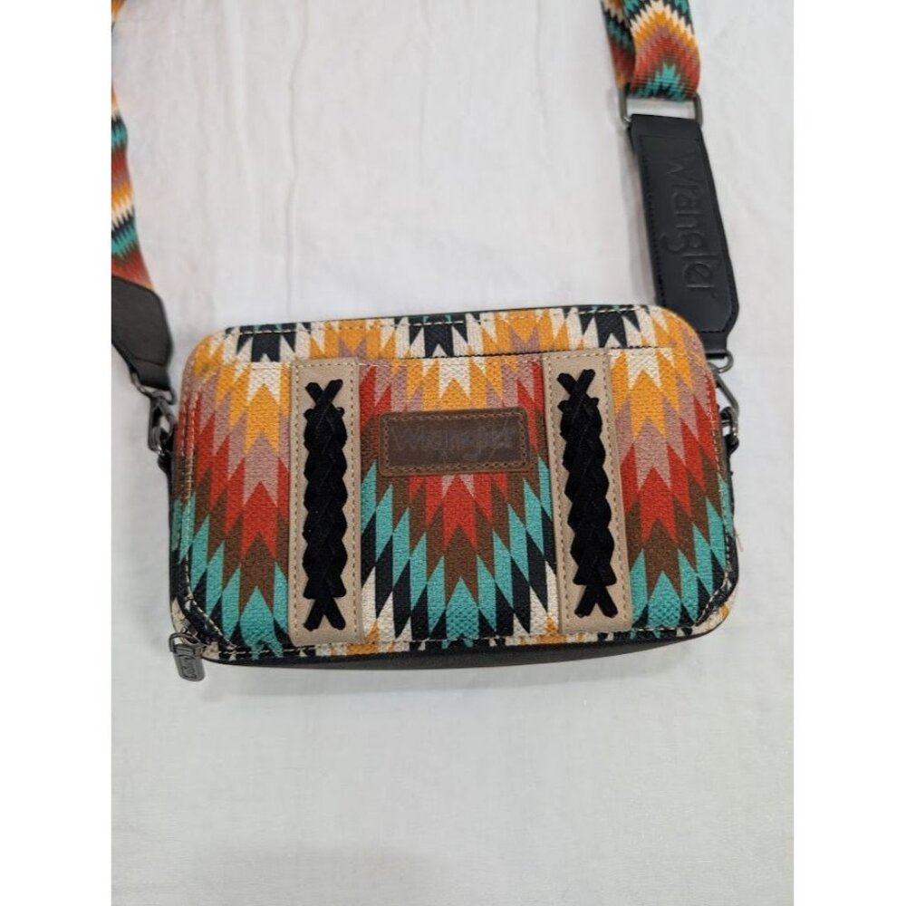 Wrangler southwestern crossbody purse with wallet pouch adjustable strap A4 - Picture 2 of 10